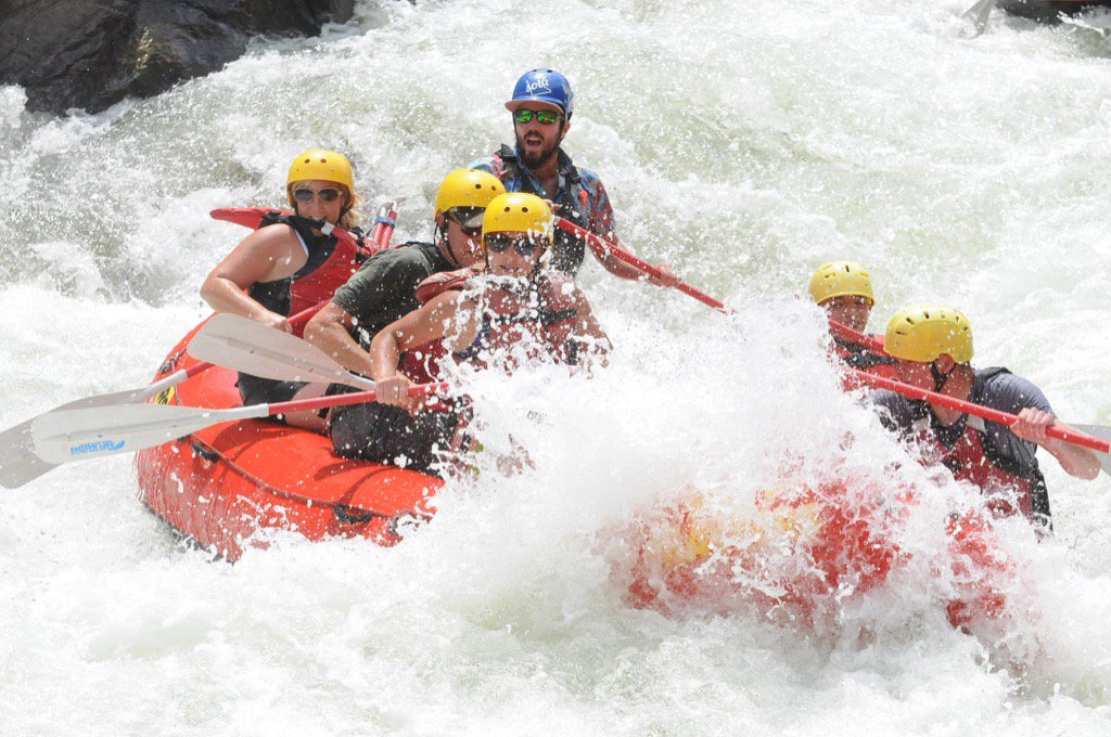TishaTemplin's tweet photo. Great family trip! #ridetherapids #raftmasters https://t.co/6Bn6MVXb2L