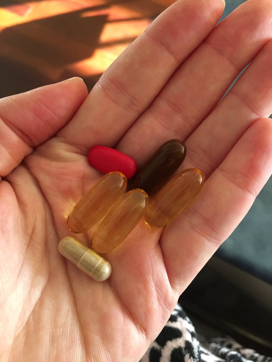 Nurse_Tamara85's tweet image. Baby can vacate come next Wednesday over it hope all these help get my body ready #PregoProblems #vitamins #labourhelp #worthatry #canthurt🙄