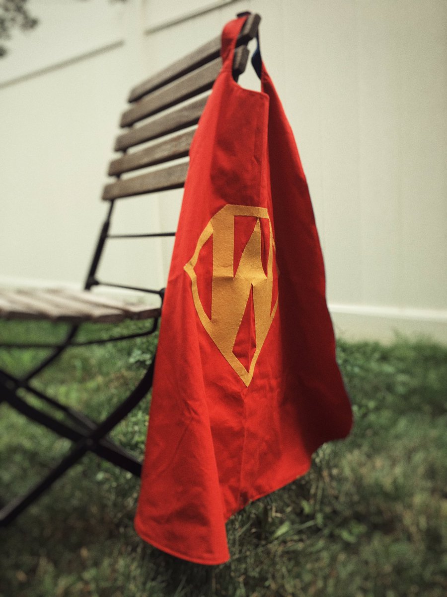andinstitch's tweet photo. The world needs more super heros! #diy #handsewn #lighteningman #kidscapes https://t.co/T1pyzrmJHz