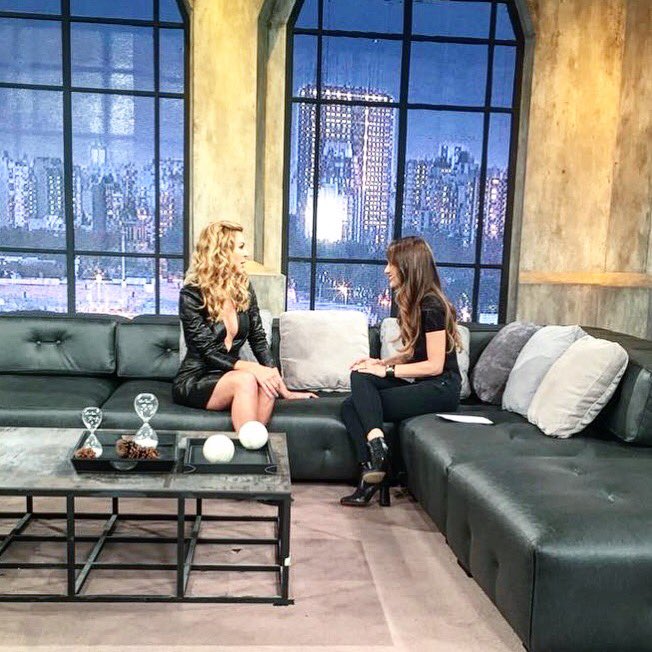 Yaaaaaaa llega @pampitaonline en @canalkzo
Hoy nos visita <a href="/yani_screpante/">Yanina Screpante</a> 👠👗⚡️ <a href="/pampitaoficial/">Pampita Ardohain</a> 
Conectate a #KZO youtu.be/Ss_JLMKWuPc