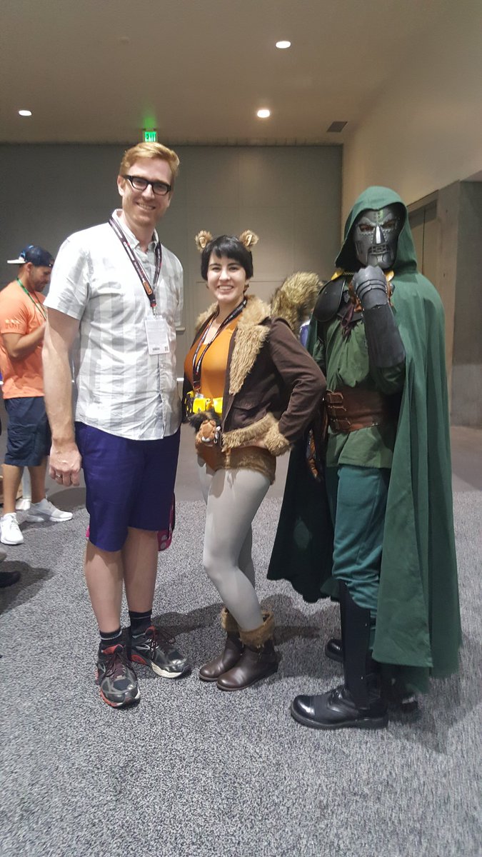 ChelseaSoto19's tweet photo. Totally just met @ryanqnorth and took a picture with him! He was so sweet, and liked my costume 😜 @unbeatablesg https://t.co/IYqzqxPzjr