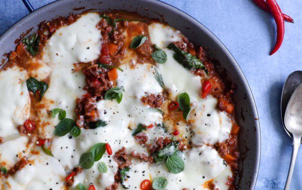 WomensHealthMag's tweet photo. 9 one-pot meals for when you've got zero time to do dishes: https://t.co/Uimgp0TolK https://t.co/sizqINWNto