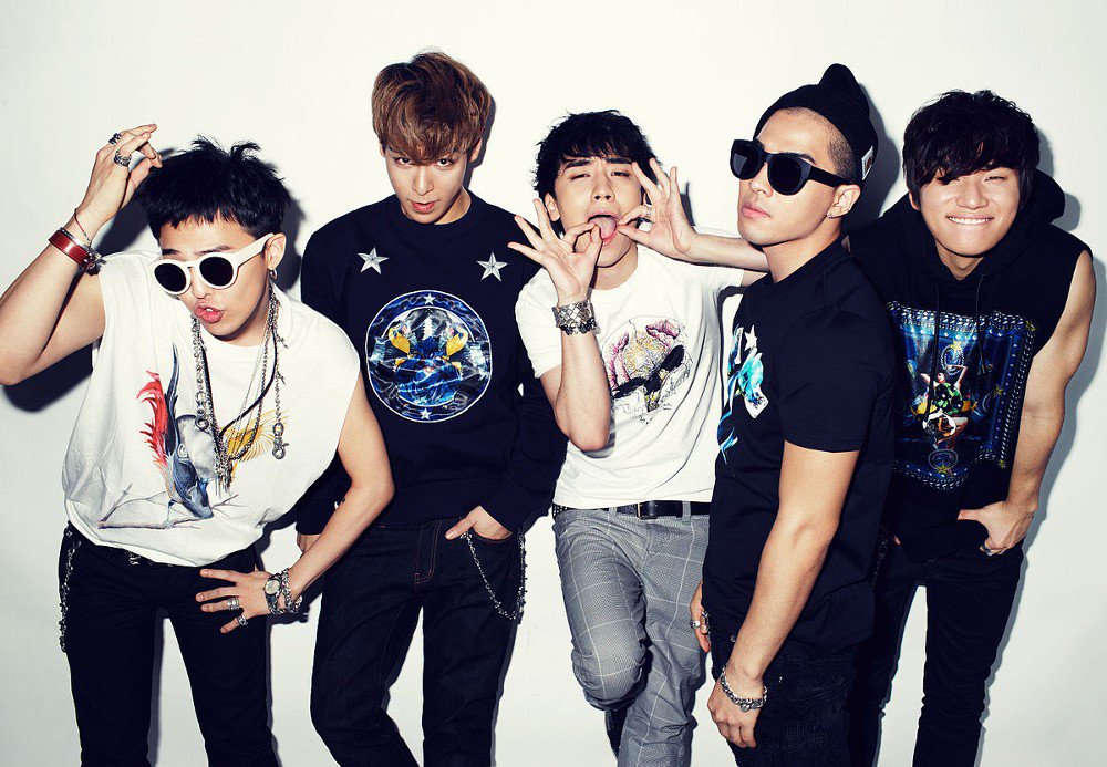 allkpop's tweet photo. G-Dragon promises fans that Big Bang will definitely be back as 5 members
https://t.co/a5If5tExlO https://t.co/RZRN6uCEZU