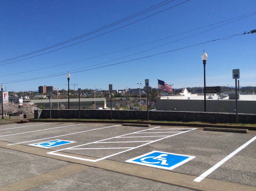 AAA_Stripe_Pro's tweet photo. #Follow @iPark100 @oxcr @UPark2 @parking4u2000 Parking8000 @KnoxvilleGo https://t.co/LZHkfBly8h #LotStriping https://t.co/3hpsnuzjkc