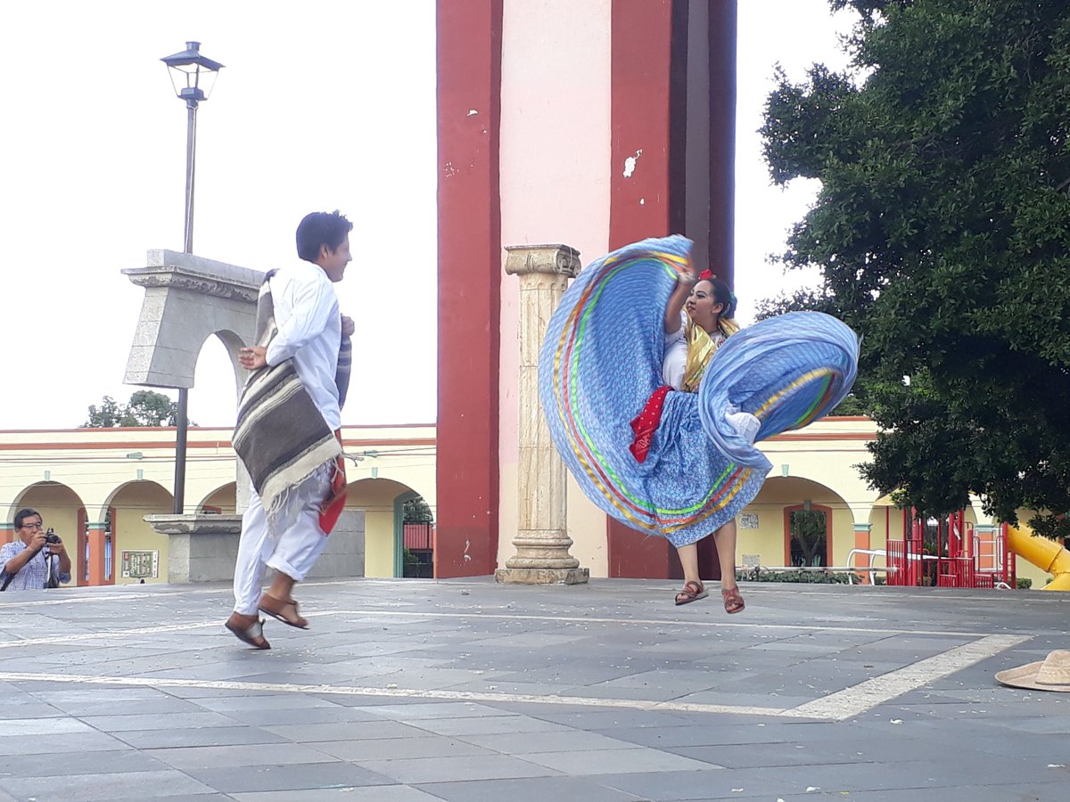 utvco's tweet photo. El grupo de danza folklórica de #OrgulloUTVCO nos deleita con el Jarabe Mixteco. #TalentoUTVCO https://t.co/r8883q2POI