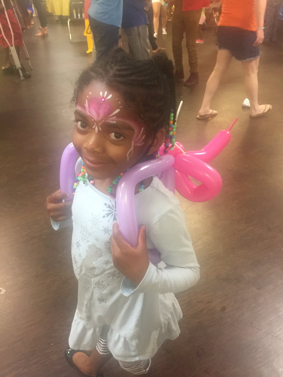 FamilyGateway's tweet photo. Thx for changing lives one #bdayparty at a time @bdayenthusiast! #joychangeslives #tbppdfw https://t.co/dYzuM3Ulbw