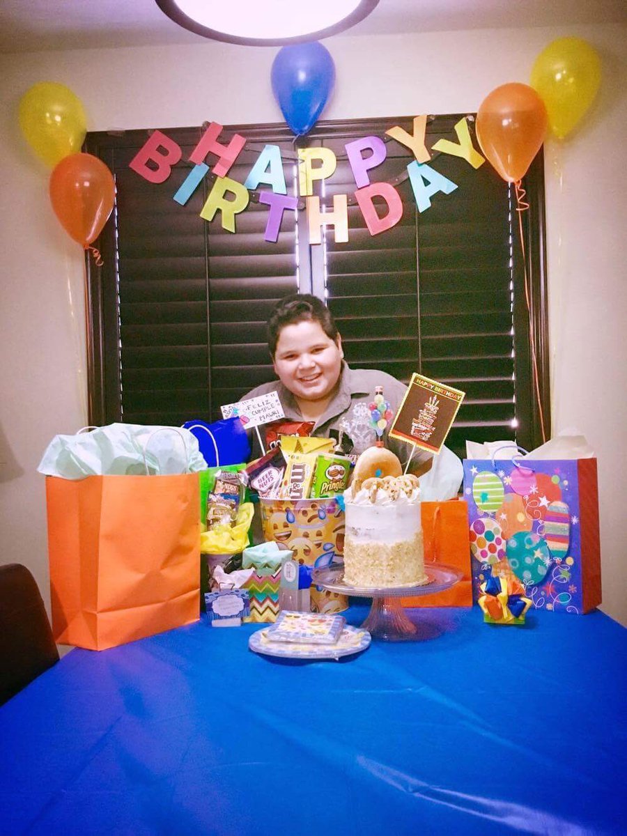harojose's tweet photo. El #MauriFest 1๏ธโฃ1๏ธโฃ a todo lo que da! Birthday boy hermoso! #Kiddie menor โค๏ธ Su carita lo dice todo! https://t.co/KxSr5TeSvI