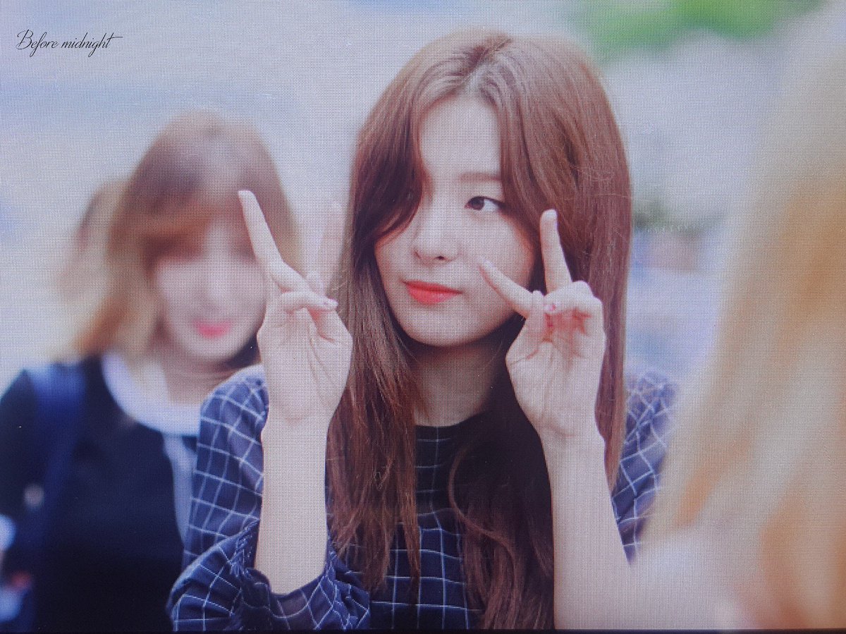 BFmidnight's tweet photo. 170721 #레드벨벳 #RedVelvet #슬기 #SEULGI 뮤직뱅크 프리뷰 https://t.co/ddocqfzE2e