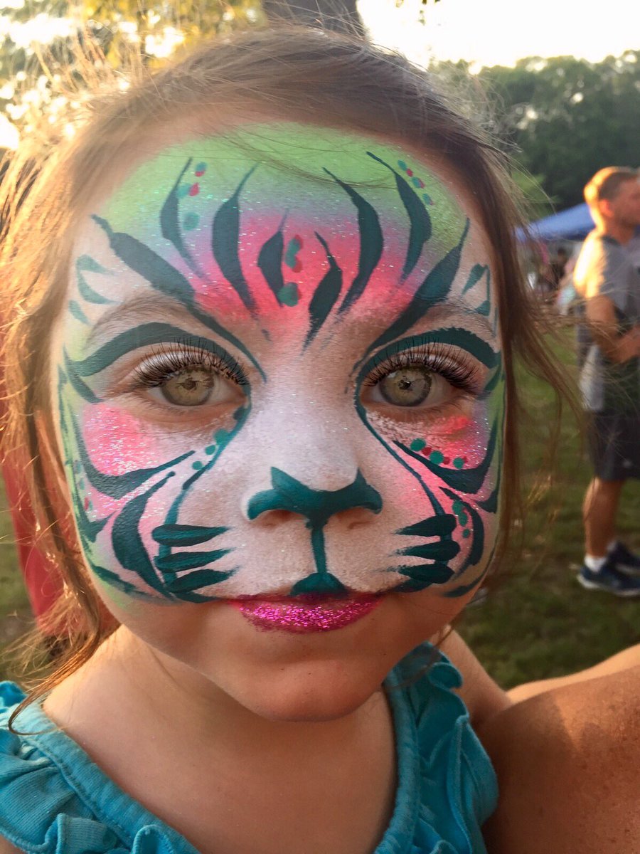 blahblahbla35's tweet photo. The Eyes have it! Love these colors! #tigerfacepaint #rifacepainting #rifaceandbodyart #lisasullivan #rhodeislandfacepainter #pastels https://t.co/3O9TkfNmkr