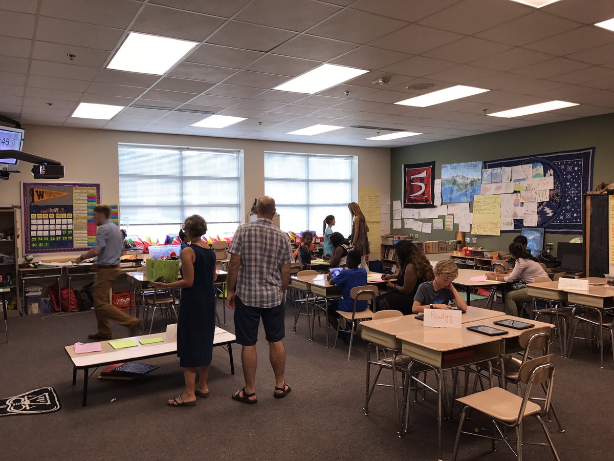 MsC_PtownElem's tweet photo. Look who's Peeking at their Seats!! #4thgrade https://t.co/GzCEymnSl9