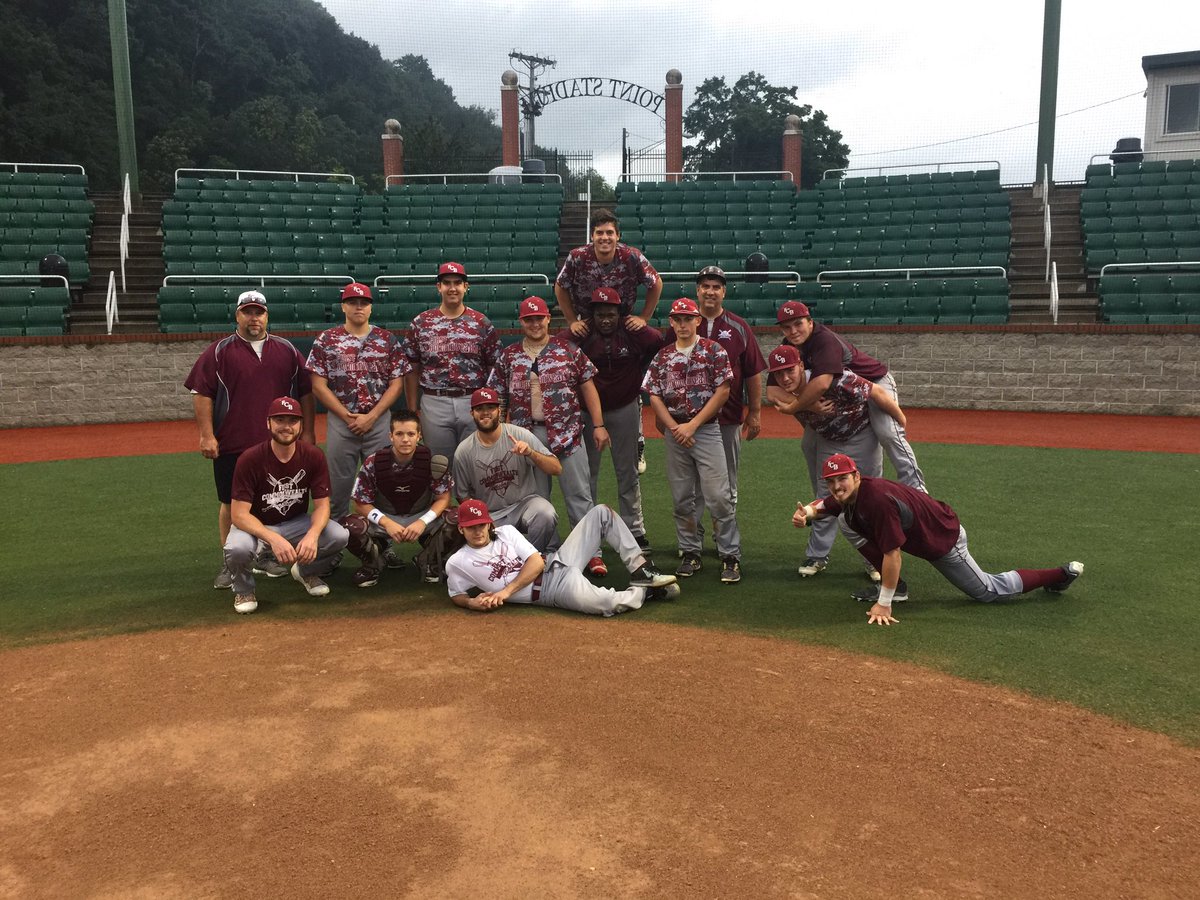 FCB_AAABA's tweet photo. 2017 Bank baseball #RollBank https://t.co/rBdLBmSxwC