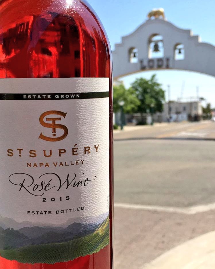 StSupery's tweet photo. What time is it? #PinkParty time! #TBT to our #Lodi trip with #wbc2016 #wine #bloggers #conference https://t.co/lvSwsfulki