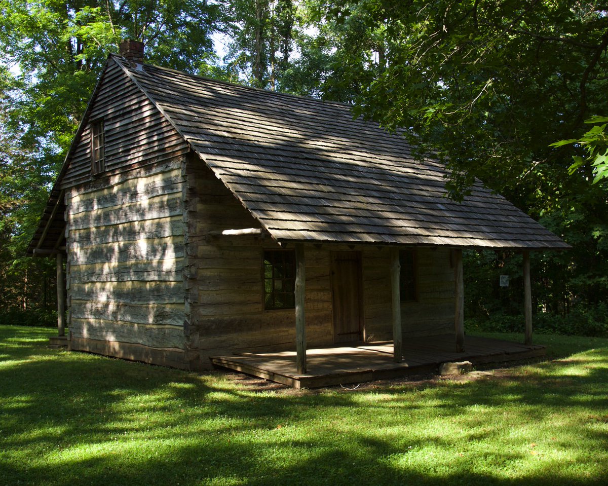 Wally6262's tweet photo. Myers Cabin in the Muscatatuck Wildlife Refuge on a nice sunny Indiana morning. #Muscatatuck https://t.co/5ZUCGNQdcs