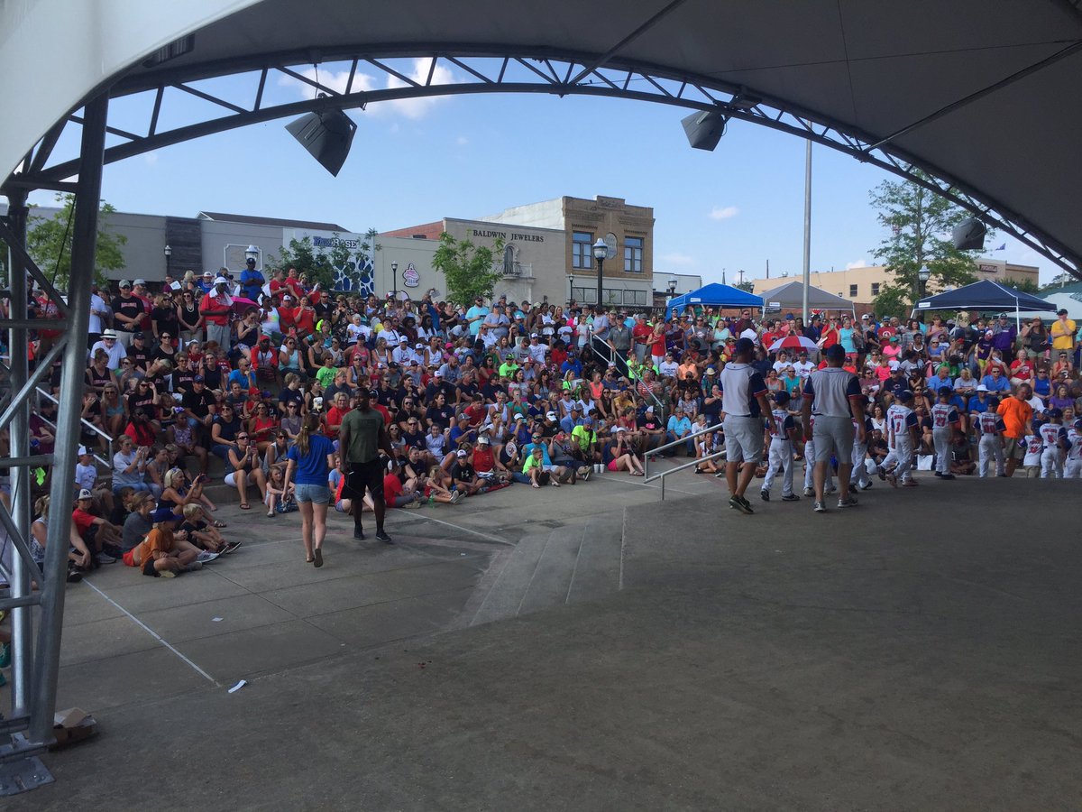 rustondixie's tweet photo. Incredible turn out @CITYofRUSTON Railroad park for @DixieYouth Regionlll World Series Opening Ceremonies tonight @RustonCVB #RustonDixie https://t.co/CQGCx9f5Bl