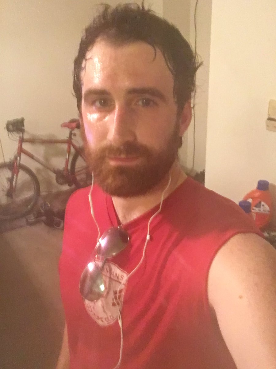 PopperAndrew's tweet photo. Legend has it that once his shirt drys after a run, you can tell his mile pace by the distance between the sweat lines #legendofmonkey https://t.co/8ZTgl7UmtX