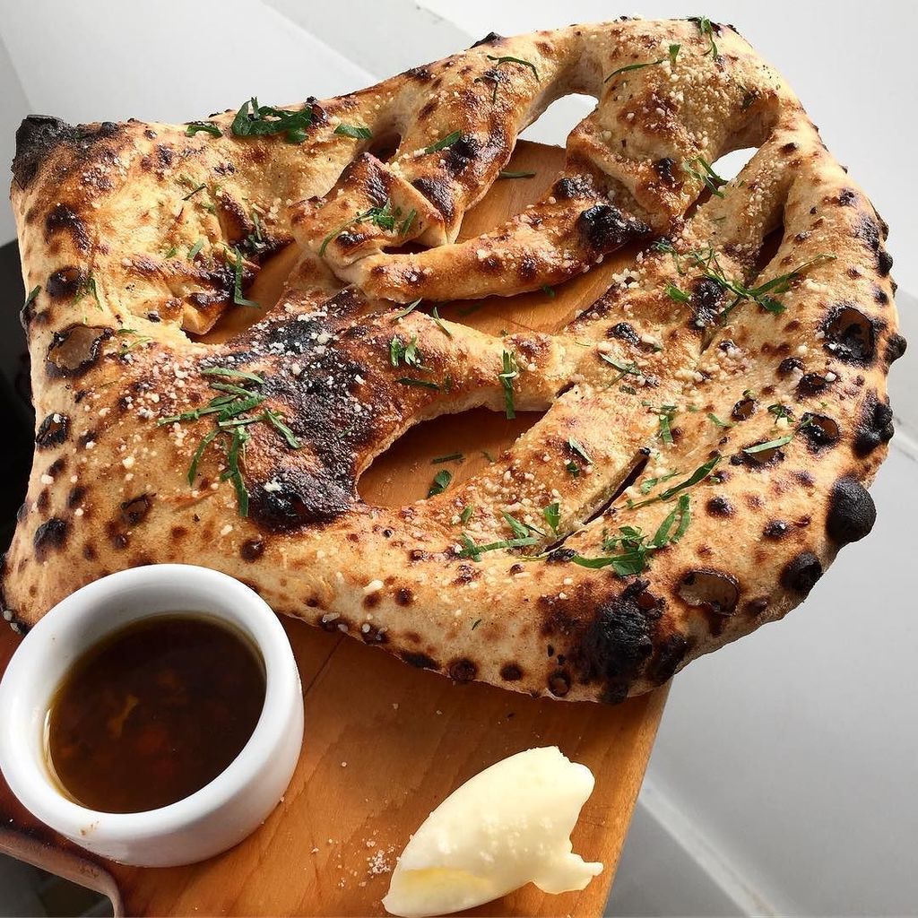 Cantinetta_Luca's tweet photo. New bread service, Fougasse, bread salsa rustica, butter.  #pasta #carmelbythesea #heartofaservant #chefsofinstagr… https://t.co/0gJNFb5cOj https://t.co/IPr5vqMgod
