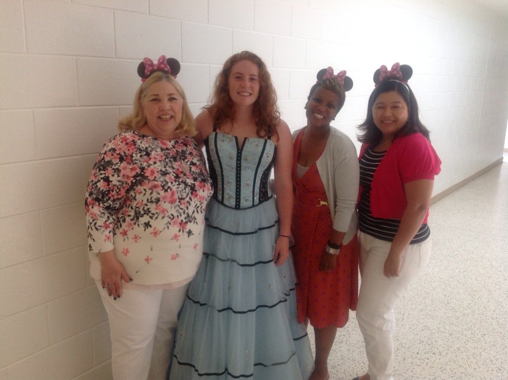 joyful_brown's tweet photo. When there's magic in your heart, you sparkle! #ESYMagic @OPECnews @BeachSupe https://t.co/q9sMwQScvz