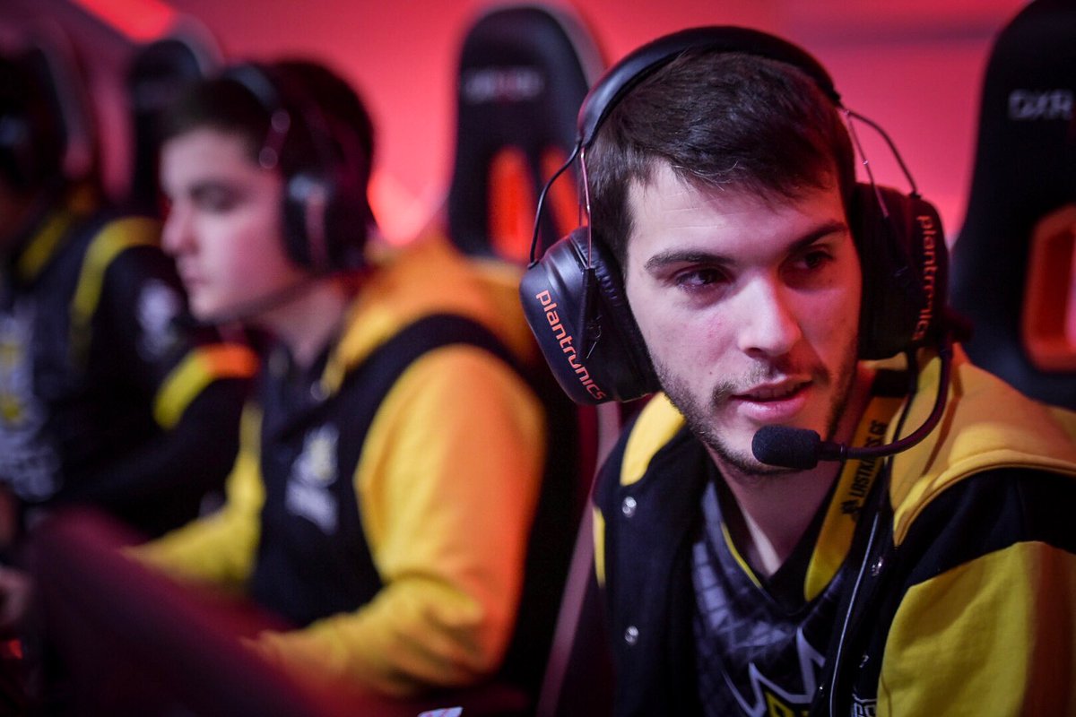 lolesportslas's tweet photo. Victoria para @LastKingsLA ¿crees que @teamisurus podrá conseguir el empate en la próxima partida? #CLS https://t.co/Fs6Oocugdc