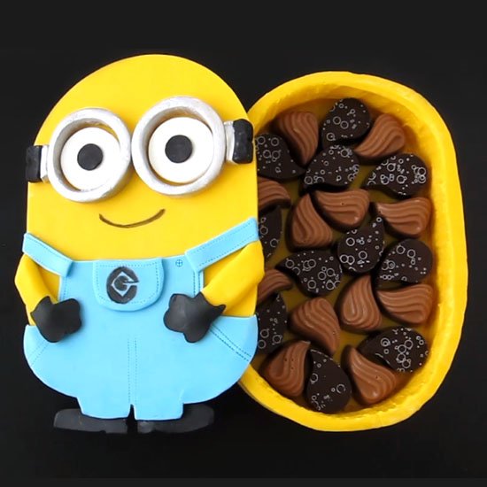yumgoggle's tweet photo. Chocolate Minion Box #candy #candyclay #chocolate #cutefood #ediblecrafts https://t.co/wi67LD7kqr https://t.co/mjoWfRyju5