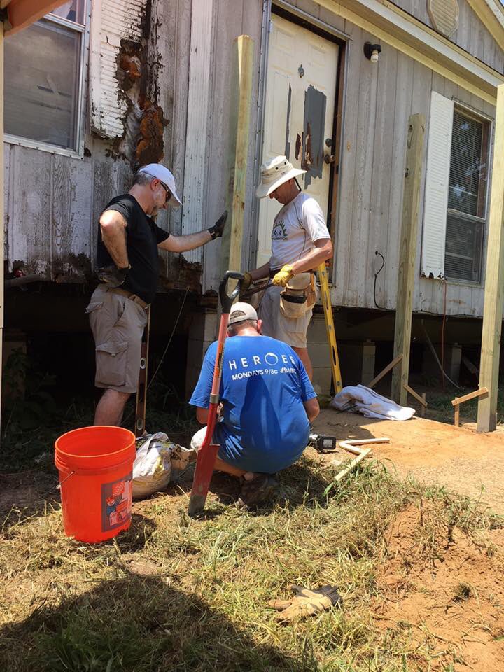 northparkpres's tweet photo. All-Church Mission Trip: Successful first (hot) (but rewarding) day. 🌞 Stakes set for the wheelchair ramp. #samaritanroad17 #nppc150 https://t.co/uAUt1Iz2nq