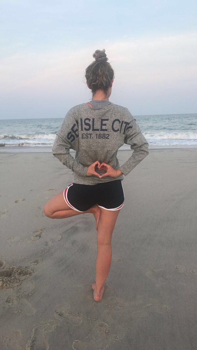 tireinhardt's tweet photo. @CMcKitish I wasn't the only #yogaboss on the beach today @CMcKitish https://t.co/ci0J9okmjQ