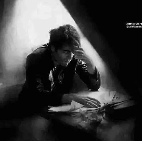 bhoola3's tweet photo. روحـــي وخلّيني حزينٍ لحالي
أكابد الفرقا .. وأجاهد وجعها💔 

لاكنْ أمانه لآ خذتك الليالي !
قولي لها تاخـذ طواريك معها ✋ https://t.co/XshwJiW9jC