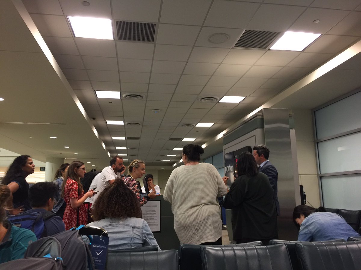 michael_stahl's tweet photo. @porterairlines another Thursday delay due to "weather" despite earlier planes landing fine.  You need to fix this regular lie. https://t.co/fgdWQQSMjE