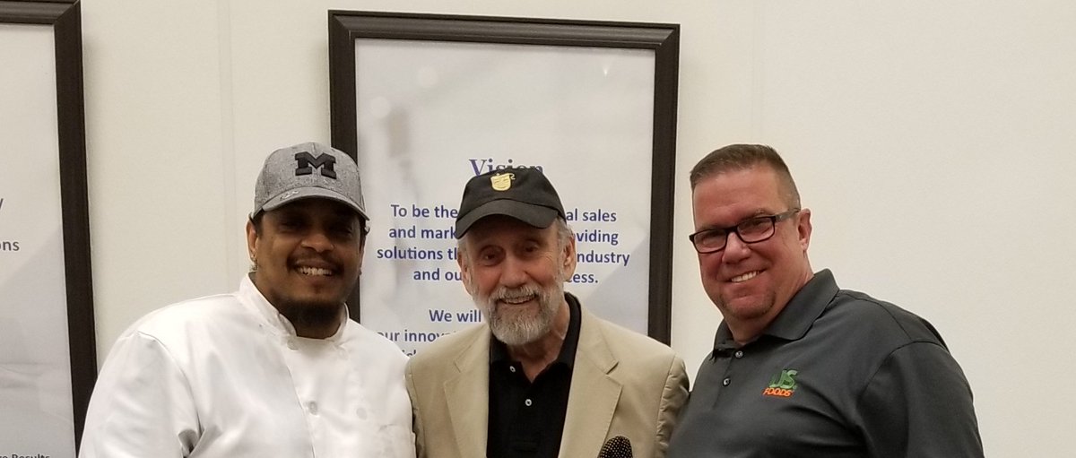 EdButler86Hate's tweet image. Entertainer Ray Stevens... great working with him on his dinner theatre concept....great Guy !!
#FOODFANATICS