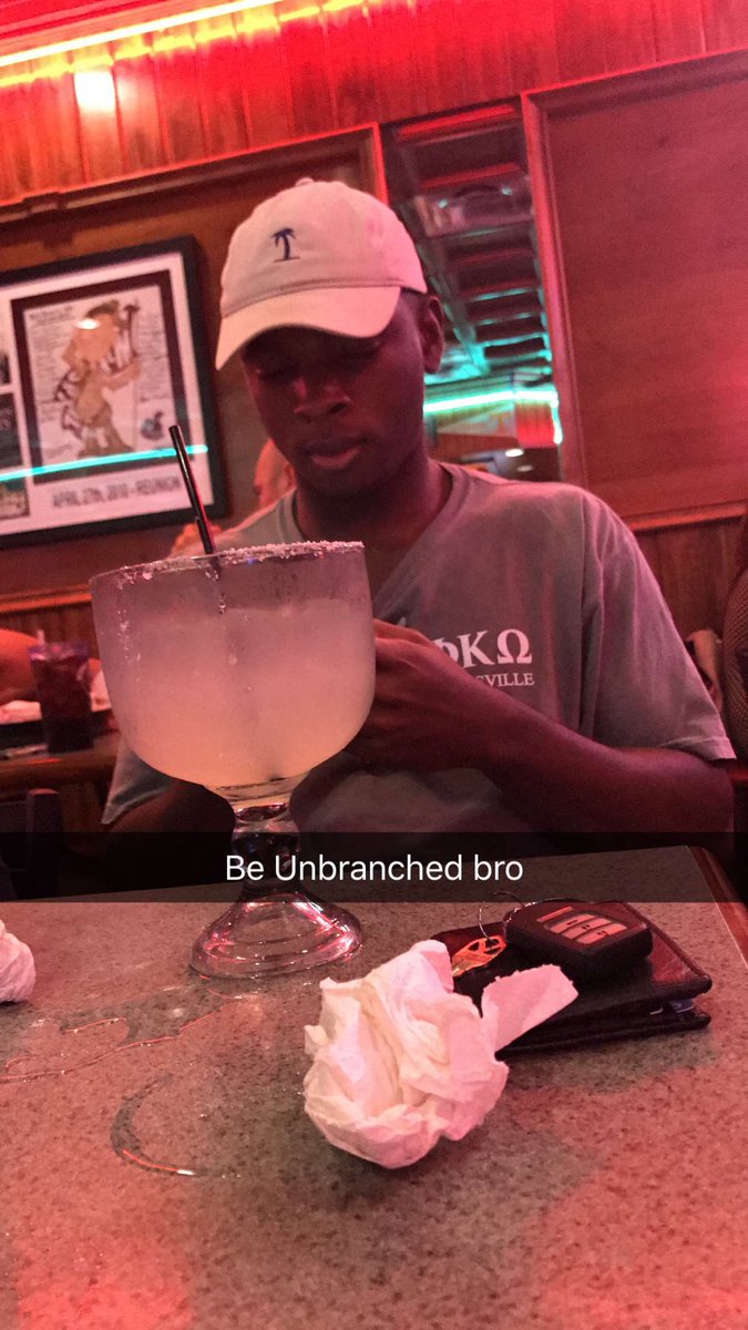 CastlesNdragons's tweet photo. It's a lifestyle 🌴 @UnbranchedApp https://t.co/pzu2NSRsFS