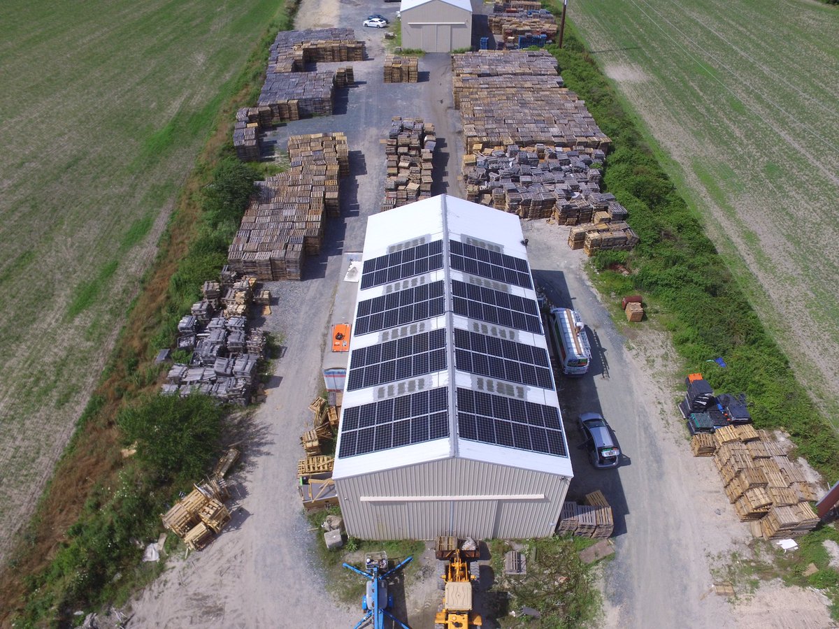 grnstreetsolar's tweet photo. 28.32kW system in Delmar MD! 96 @SolarWorldUSA 295w & 2 @FroniusUSASolar Symo 12.0's #solar #maryland #RenewableEnergy #standwithSolarWorld https://t.co/udn2LHduYR