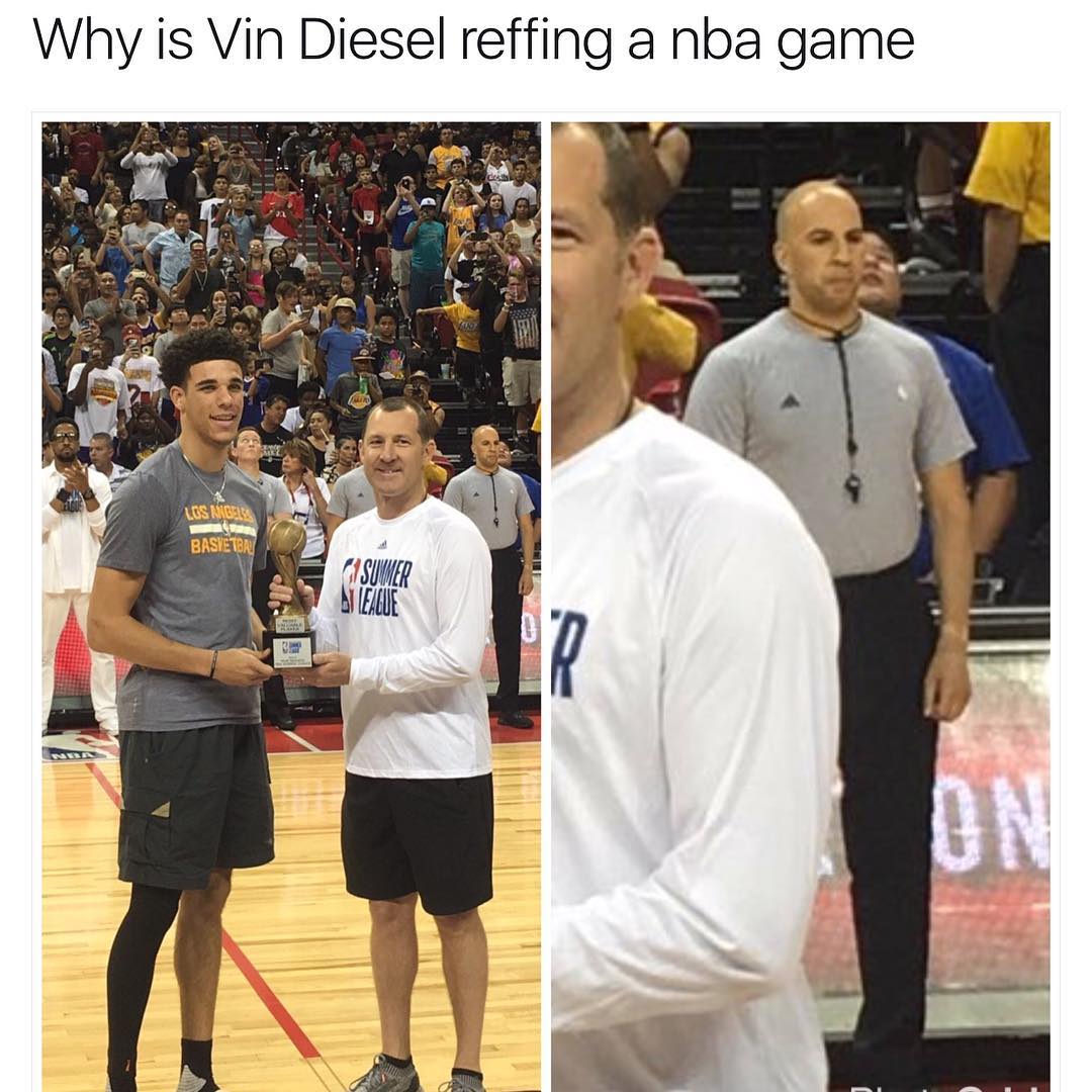 MensHumor's tweet photo. lol he thinks he's slick https://t.co/vSdbXiVPpE