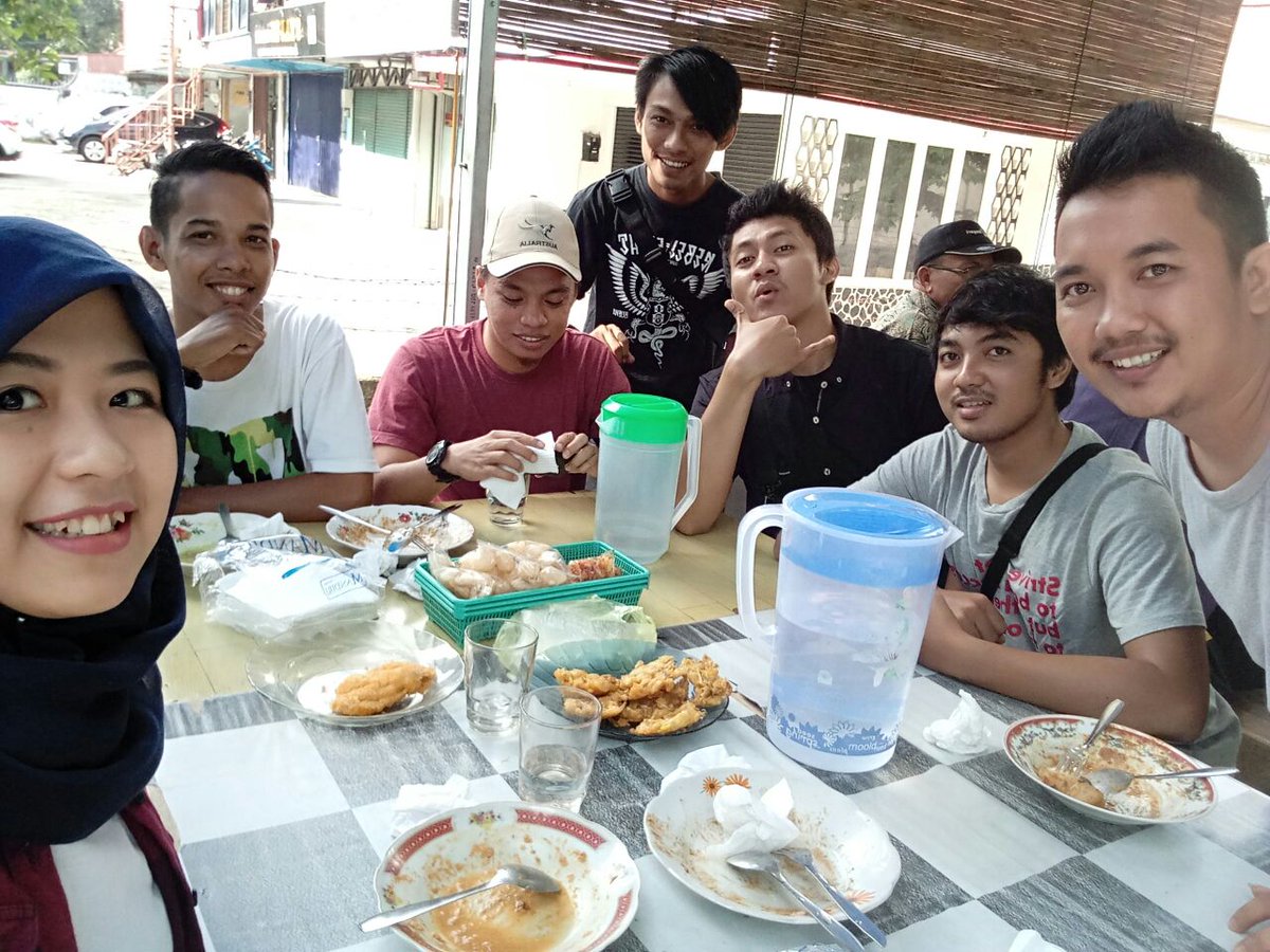 beyubaystory's tweet photo. Sarapan dulu dan saatnya berangkat ke Kabupaten Solok Selatan. Yuk jelajahi #PesonaSolsel #BloggerPalanta https://t.co/LxJpK5QD74