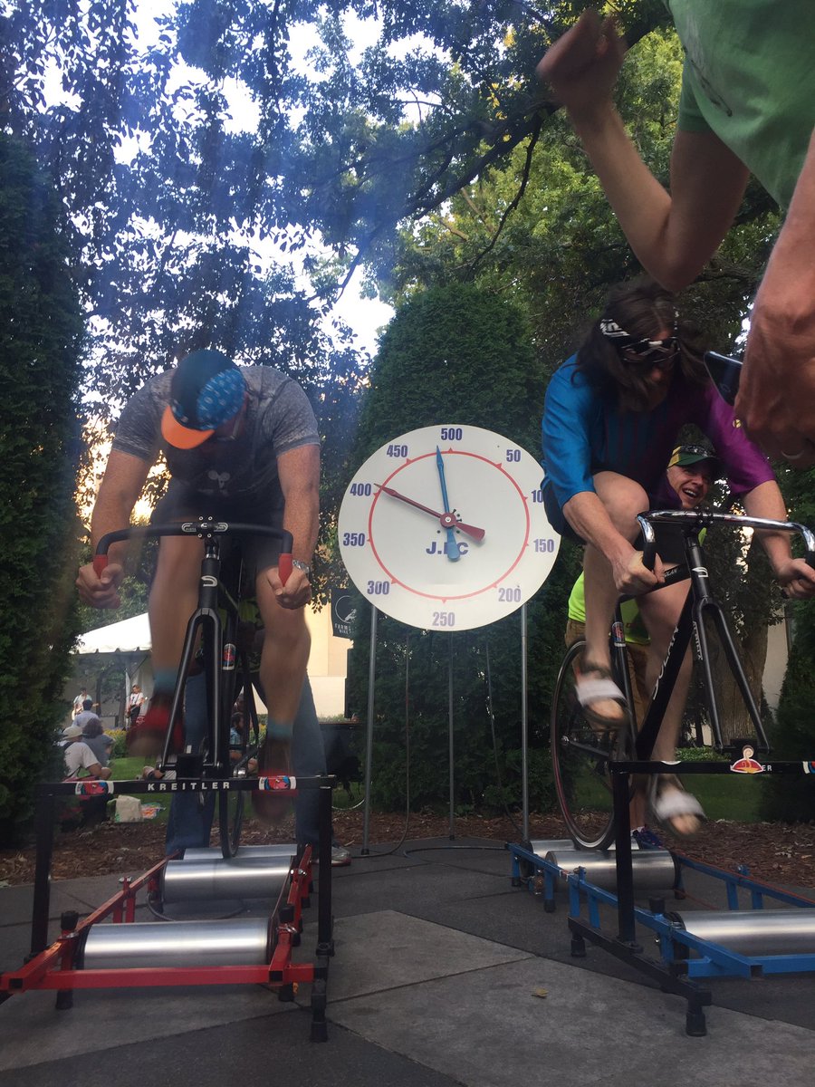 eileenstx's tweet photo. The art of racing with @30daysofbiking #bikeschool https://t.co/CSdrBDQh3A