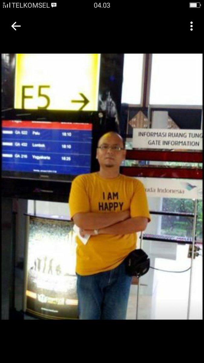 Bo_Jakbar's tweet photo. Hati2 sama orang neh... Keliatan nya baik tp penipu,, hbs di pake kabur gak bayar tlng di liat2 agar tdk terjadi lg... https://t.co/RthvUb953G