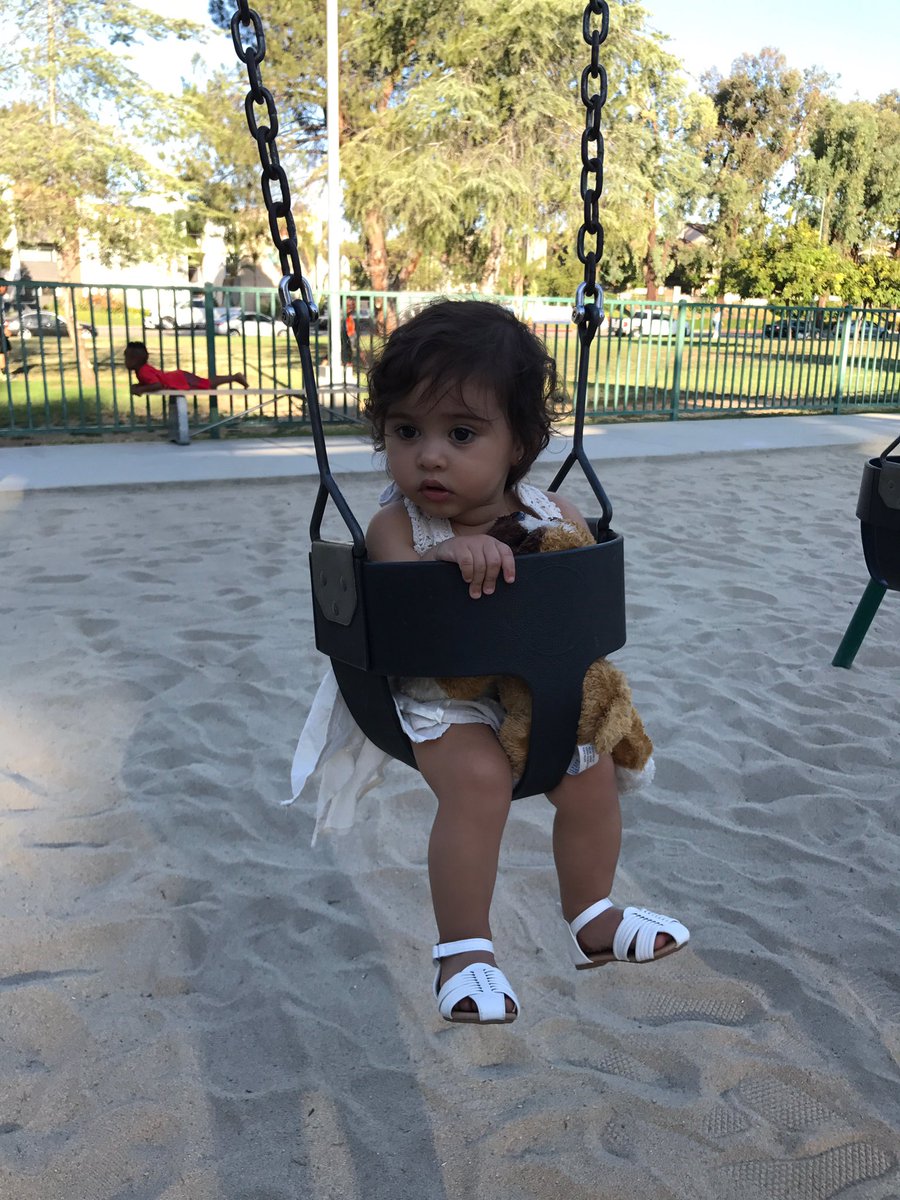CatherinePaiz's tweet photo. My teething princess😍 https://t.co/KfgwjKVrfP