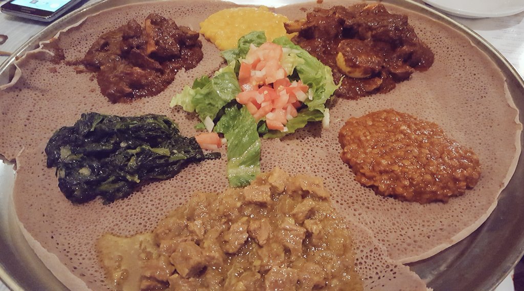 hnstlytatianah's tweet photo. Ethiopian dinner is always a good idea. #northsidechronicles #dinnerwithfriends https://t.co/tb58qWEmLa