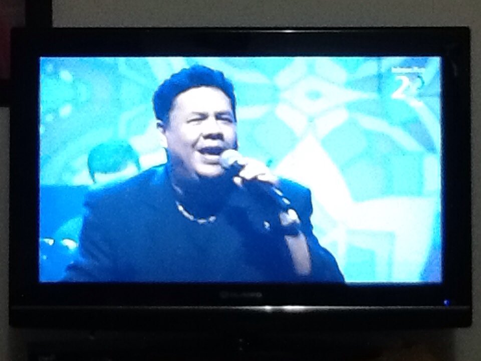 DjFredOficial's tweet photo. #rebambaramba Disfrutando de la presentación de @alexleonsalsa por @TelepacificoTV y en las teclas Eddy Martínez https://t.co/xk0HA0rffs
