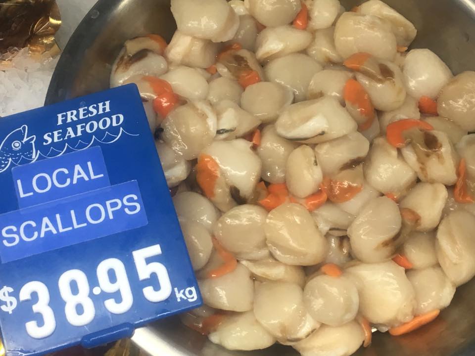 LEFCOL's tweet image. The season is upon us :) #freshscallops #lakesentrance #offthewharf #scallops #freshseafood
