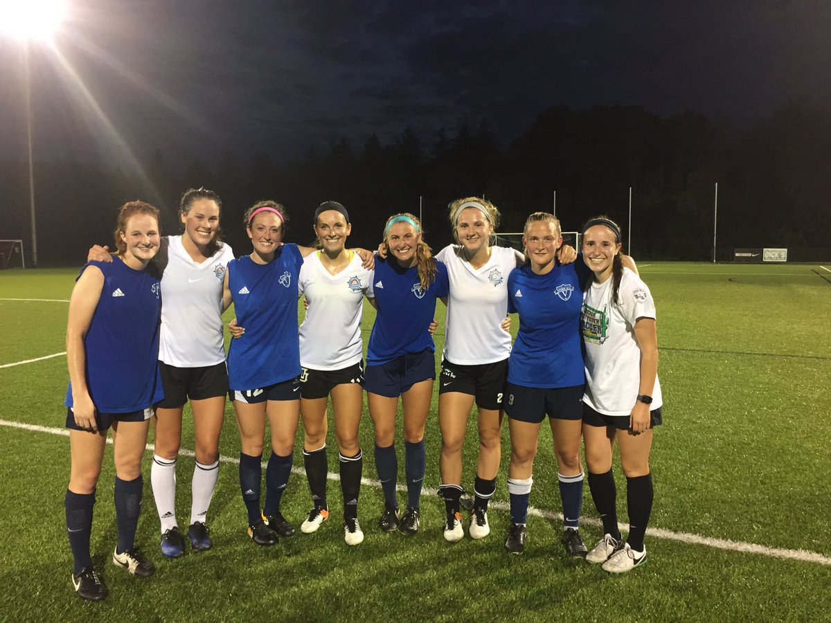 MarquetteWSOC's tweet photo. #UnderTheLights #TheyAreMarquette #AlwaysSisters #Competition #BringItHome #LessThanTwoWeeks https://t.co/79v5egSn0s
