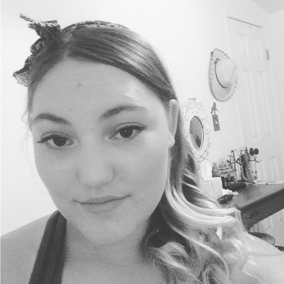 hailey_kennison's tweet photo. #NewProfilePic https://t.co/0qUq9VP6jB