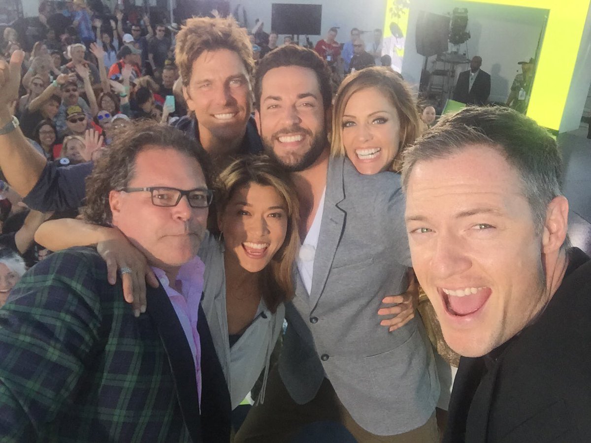 TahmohPenikett's tweet photo. My fam &amp;I with the genius @ZacharyLevi on #SDCC @SYFY What a blast,thank u! #ItsAFanThing @trutriciahelfer @MichaelTrucco @theaarondouglas https://t.co/9bZJSte5an