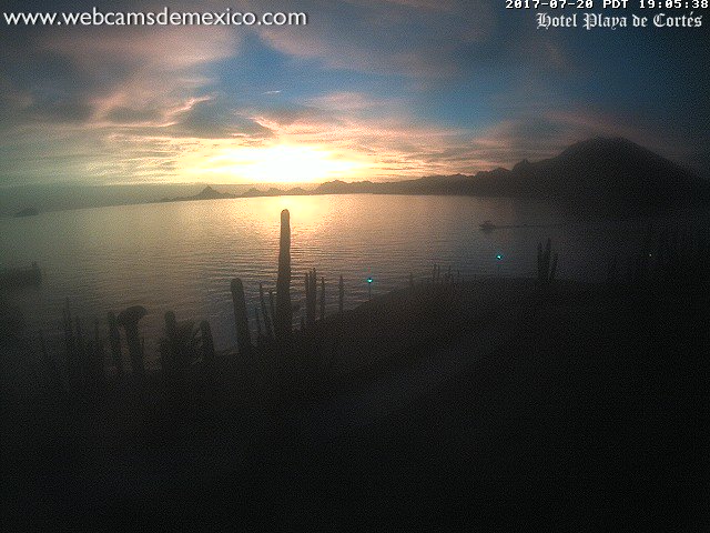 Los colores del atardecer de este jueves en #Guaymas #Sonora:
