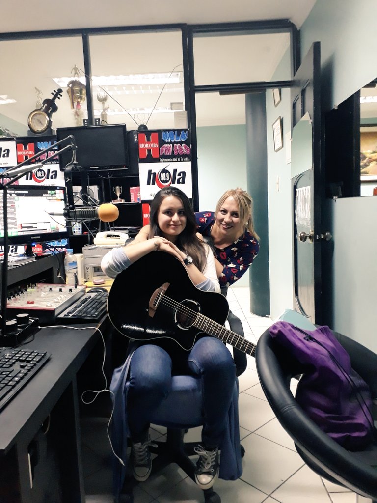 inmusicrecords's tweet photo. Seguimos con el #TourPromocion RIOBAMBA con @mcattanimusic1 #LaVerdad Gracias a @radiohola989 su apoyo siempre @pupi_velasco @Andy_Murill0 https://t.co/rwZhAEoJMN