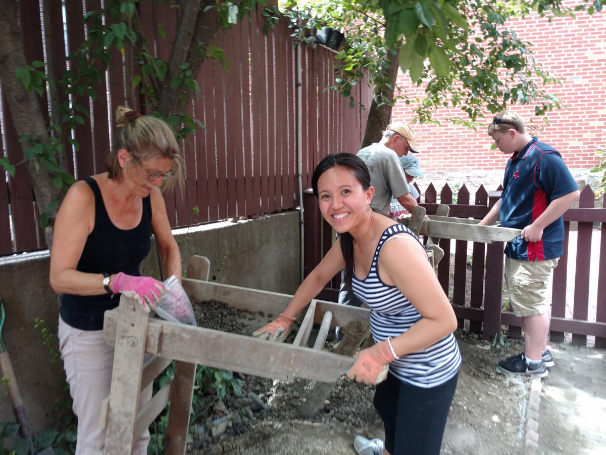 MsTHTP's tweet photo. How cool is it that we found ceramic fragments from the 1700s at the Pierce-Hichborn House #PlaceBasedBos @PaulRevereHouse @PlaceBasedBOS https://t.co/hHwF3o5dhu