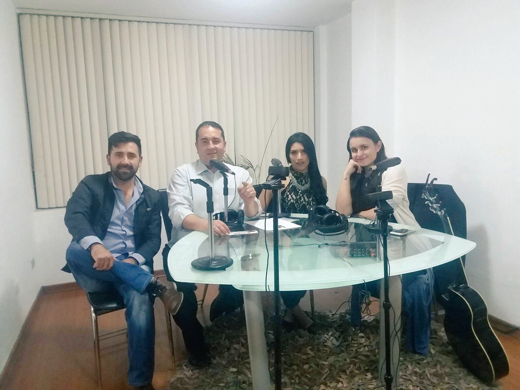inmusicrecords's tweet photo. Culminamos el #TourPromocion RIOBAMBA con @mcattanimusic1 #LaVerdad Gracias @HoraBreak de @Radio_Latina x su apoyo siempre @pupi_velasco https://t.co/rtBDwpTtaX