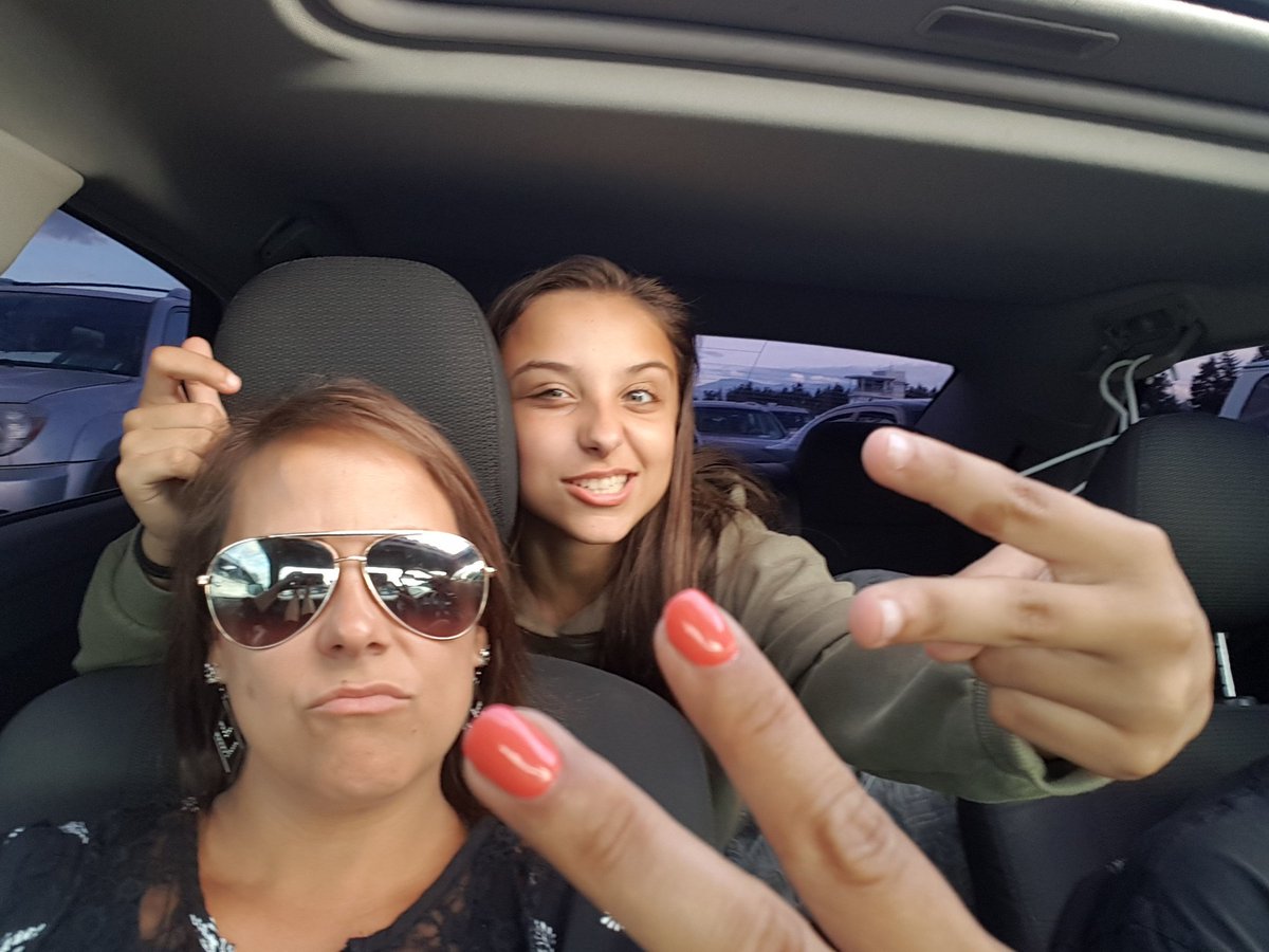 croxey19's tweet photo. Killin' some time while we wait for the ferry. Who's bright idea was it to leave tonight!! #gottalovebcferries #justkillintime https://t.co/5zxUx6Ny6Y