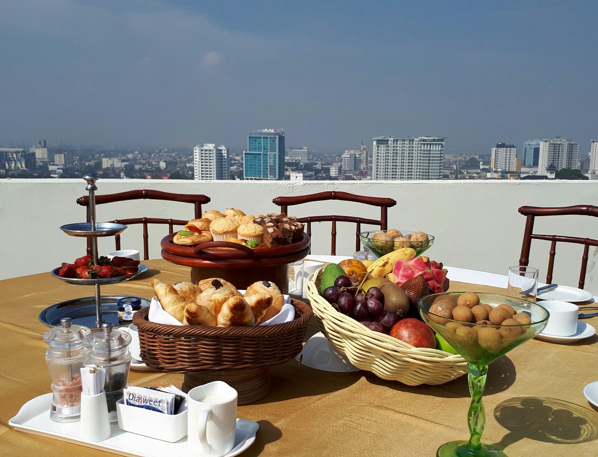 Wow breakfast keren dan ala ala nih <a href="/AryadutaHotels/">Aryaduta Hotels</a> Bandung, bagaimana dengan breakfast kalian.