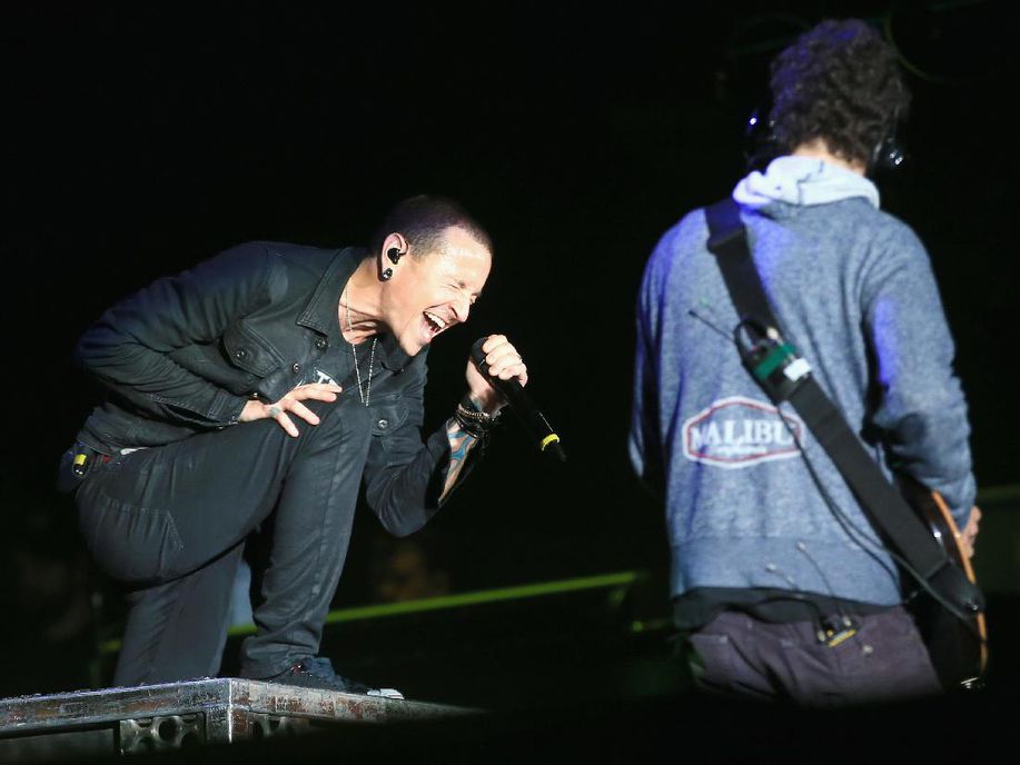 detikcom's tweet photo. Linkin Park Sisakan Banyak Jadwal Konser, ke Asia Tanpa Chester Bennington https://t.co/l1tnLtvQDF via @detikhot https://t.co/XJGBstAVPh