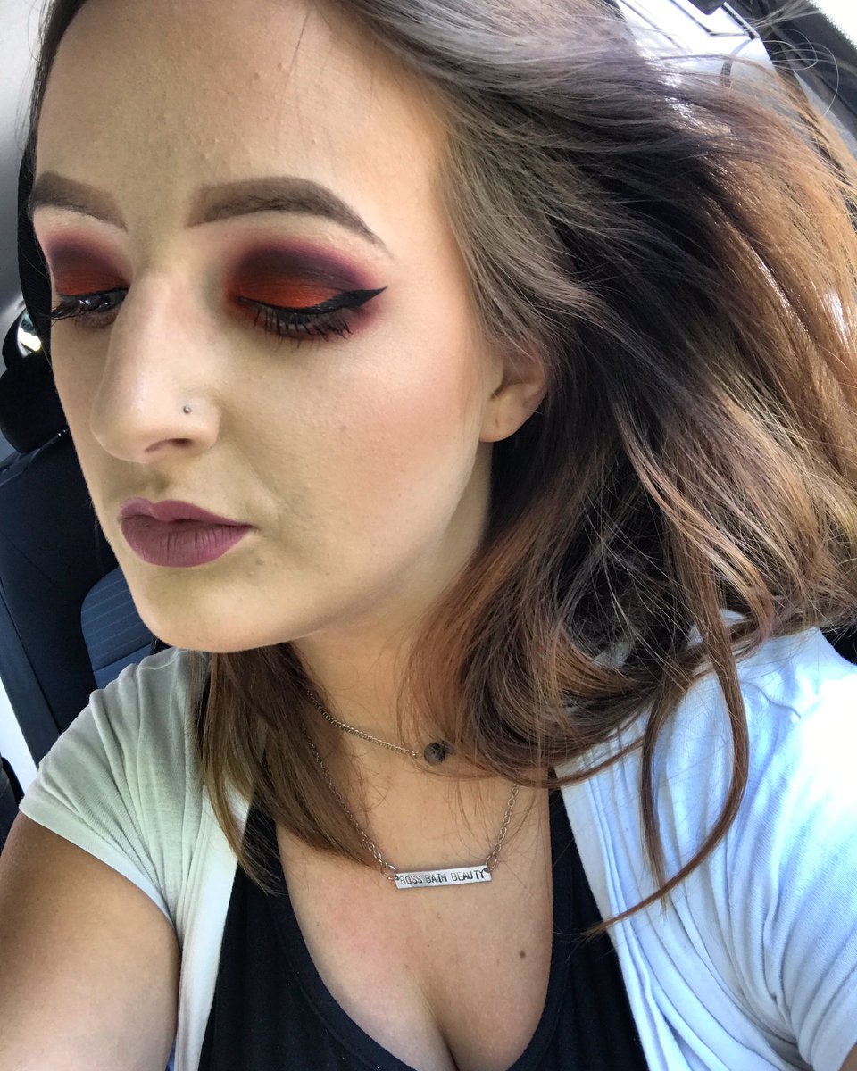 KinseyyyVarrato's tweet image. Color 🙏🏼@bhcosmetics #mattepalette #colorful #mua #makeupartist #eyeshadow #eyelook #bright #bold #daring #follow #makeup #MakeupTwitter