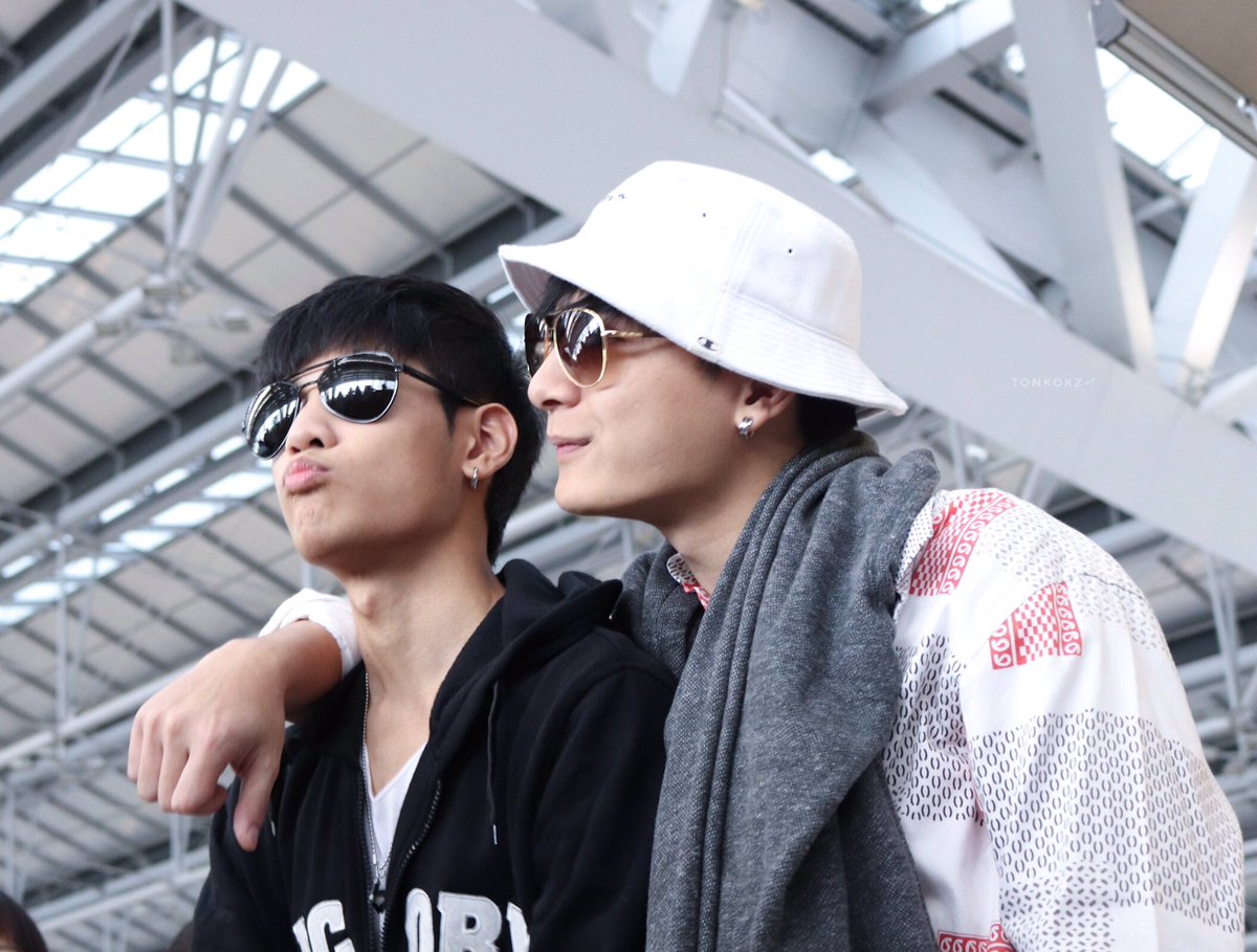 tkz98's tweet photo. 170721 คิดถึงให้ทำปากจู๋ววว~ at SVB airport
#PerayaComeback
#ทีมพีรญา
#เพิงหมาแหงนข้างรั้ว https://t.co/PbeOuayVhM